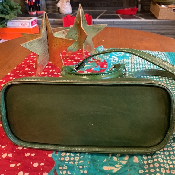 Green leather saddle style purse removable straps, small - Picture 3 of 5